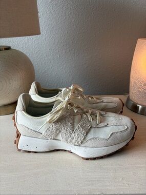 New Balance 327 Women's Cream and Tan Retro Runner Sneakers